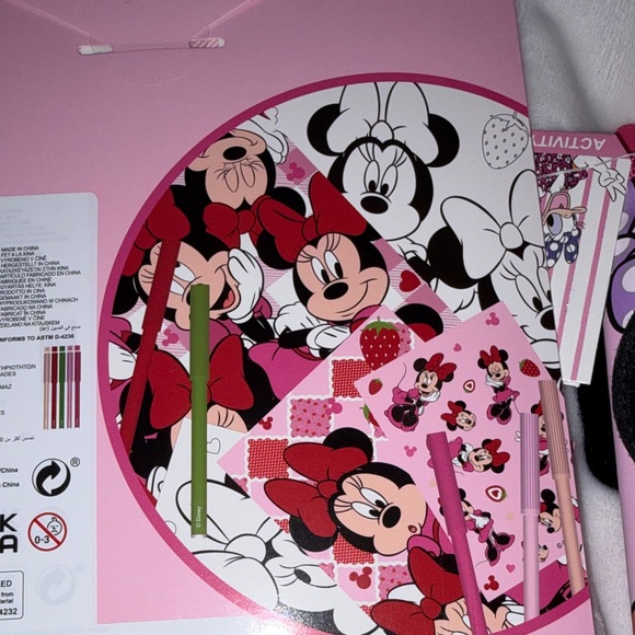 Disney Minnie Mouse activity and coloring set - Picture 8 of 8